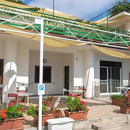 La Meriggia Bed & Breakfast 4*